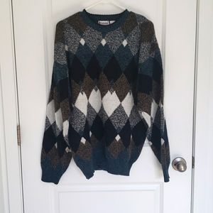 Large argyle Sweater 100% soft acrylic